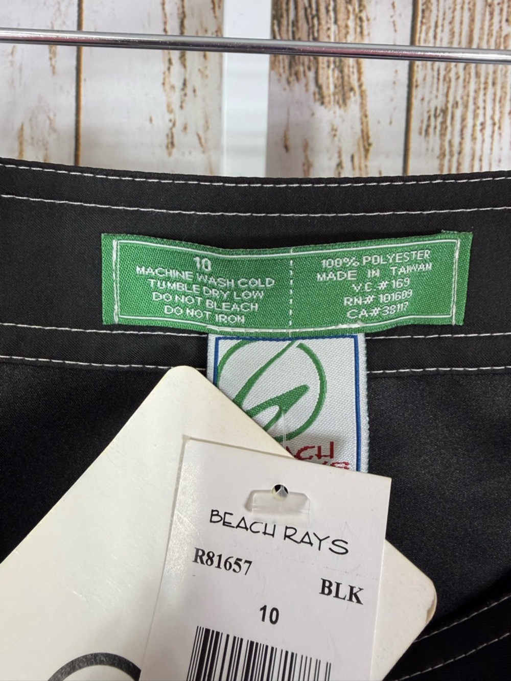 NWT, Beach Rays, Board Shorts with Cargo Pockets. Size 10. Excellent condition! - Picture 4 of 7